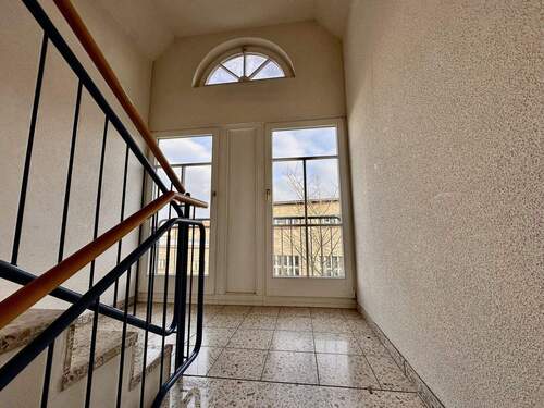 Ein Blick ins Treppenhaus - 
