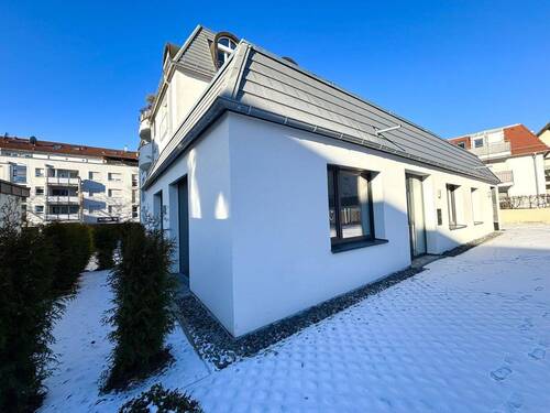 Außenansicht Bungalow - 2 Zimmer Etagenwohnung zur Miete in Sindelfingen