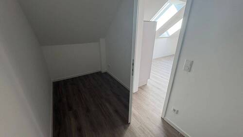 Helles Dachgeschosszimmer - 