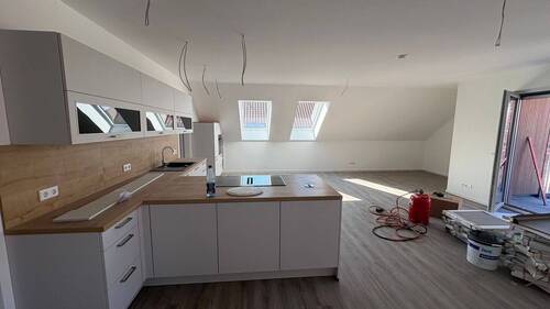 Helle Dachgeschosswohnung - Etagenwohnung mit 102,90 m&sup2; in Bramsche zur Miete