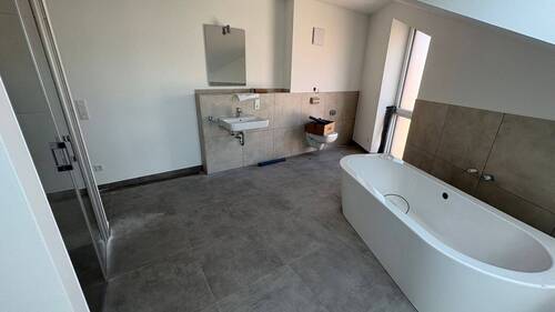 Modernes Badezimmer - 