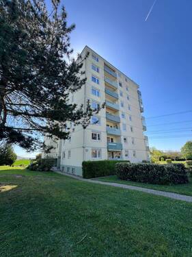 Ansicht - Frisch renoviert: Hochwertige 3-Zimmer Wohnung
