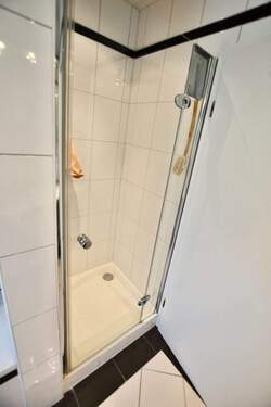 ...und Dusche - 