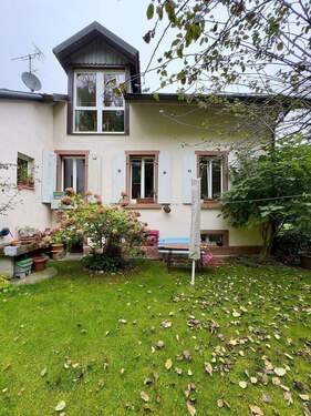 Gartenfassade u. Gaube des OG3 rechts.jpg - 4,5-Zi-Whg 97qm mit Galerie + Zusammenlegung von 2 Wohnungen + in Gründerzeit-4-FamHs + auf Wunsch mit GartenWerkstattHaus + Paradiesgarten