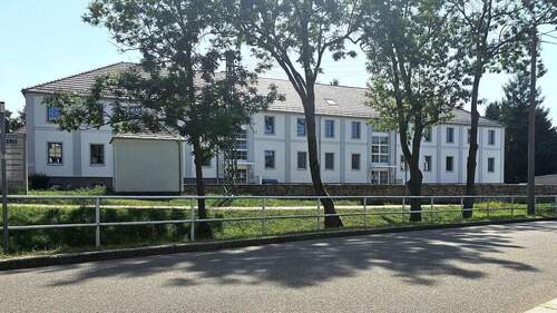 Fassade M 1.2.JPG - Büro zur Miete in Niederfrohna