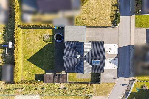 Vogelperspektive - Einfamilienhaus mit 147,50 m&sup2; in Hemmingstedt zum Kaufen