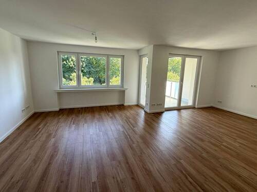 Ansicht I: Wohn- und Esszimmer mit offenem Küchenbereich - 2 Zimmer Etagenwohnung zur Miete in Solingen