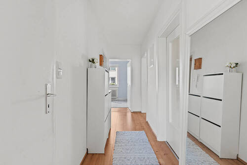 Flur Wohnung EG - 7 Zimmer Mehrfamilienhaus, Wohnhaus in Lübeck