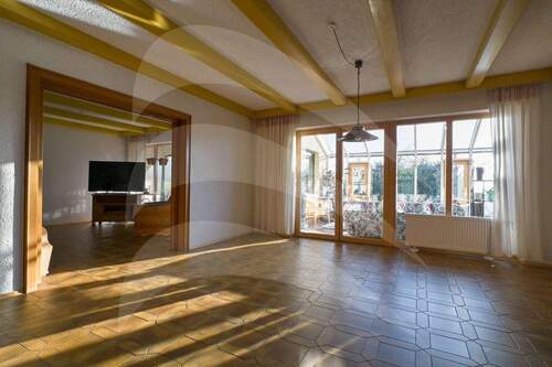 Esszimmer - 9 Zimmer Einfamilienhaus in Marklkofen