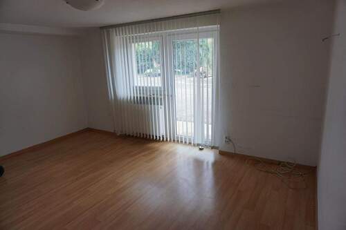 Schlafzimmer barrierefreie Wohnung Gartengeschoss - 1 Zimmer Mehrfamilienhaus, Wohnhaus zum Kaufen in Lahr/Schwarzwald