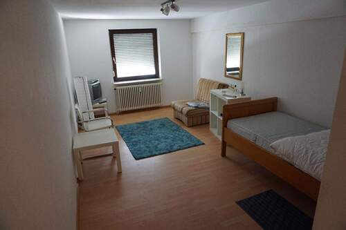 1 Zimmer Wohnung komplett möbliert - 