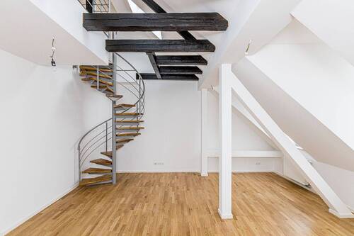 Moderne Dachgeschosswohnung - 2 Zimmer Etagenwohnung zum Kaufen in Leipzig
