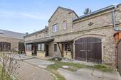 Hausansicht - Mehrfamilienhaus mit historischem Charme - Wohnen im ehemaligen Bauernhof