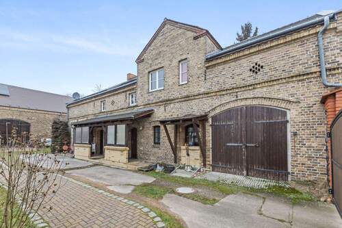 Hausansicht - Mehrfamilienhaus mit historischem Charme - Wohnen im ehemaligen Bauernhof