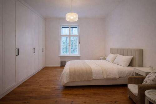 Schlafzimmer - 6 Zimmer Etagenwohnung zum Kaufen in Berlin