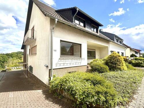 Außenansicht - 8 Zimmer Einfamilienhaus zum Kaufen in Saarwellingen