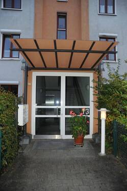 Eingang.jpg - Ruhige 3-Zimmer-Wohnung mit Lift und Tiefgarage