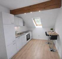 1.190€ warm - Kernsanierte 2,5-Zi-W mit neuem Bad + EBK + Balkon und Garage in Löwenstein