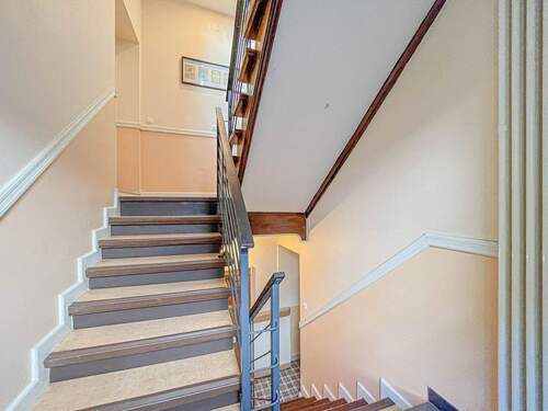 Hausflur - Mehrfamilienhaus, Wohnhaus mit 342,20 m&sup2; in Berlin zum Kaufen