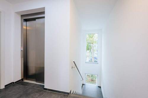 Treppenhaus - 2 Zimmer Etagenwohnung in BI-Senne