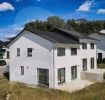 KfW55-Neubau: Moderne, lichtdurchflutete Doppelhaushälfte mit Südgarten - Windorf
