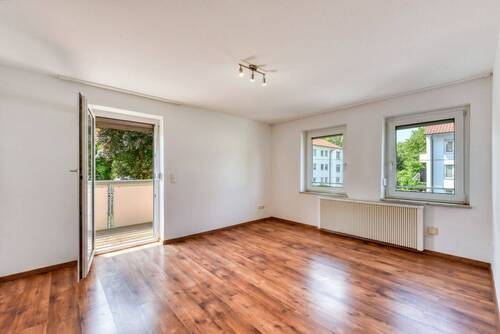 Wohnen vom Flur - +++ modernisiert - 1.OG mit Süd-Balkon - inklusive Einbauküche - auf Erbbaurecht +++