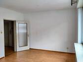 Zimmer 1 - Sehr schöne, helle 2 Zi-Whg mit Balkon und EBK ab sofort von privat zu vermieten