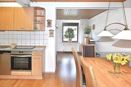 EG Küche mit Essbereich - 