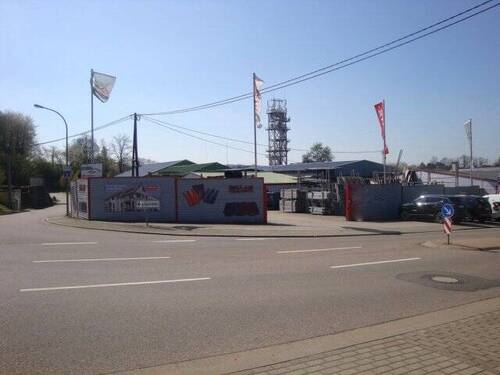 Hallenfläche ca. 1435 qm - 'Superlage' gepflegte Hallen und Außenflächen incl. Lkw-Waage (42 Tonnen)