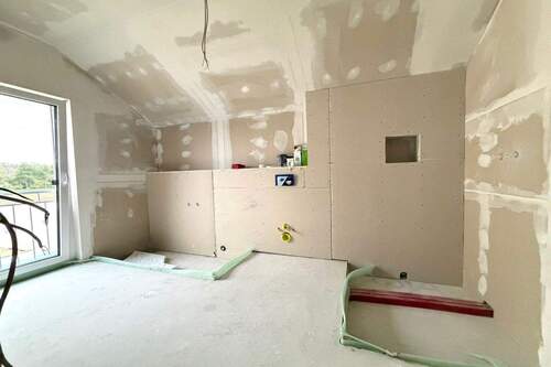 1.OG Bad mit Dusche und Badewanne - 