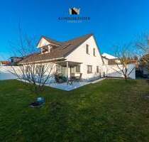 Exklusives Wohnen in vollendeter Harmonie! Neuwertiges EFH mit grüner Oase, 2 Garagen, 4 ASP u.v.m. - Frickenhausen