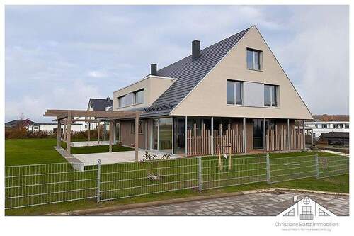 Hausansicht_Straßenseite - 