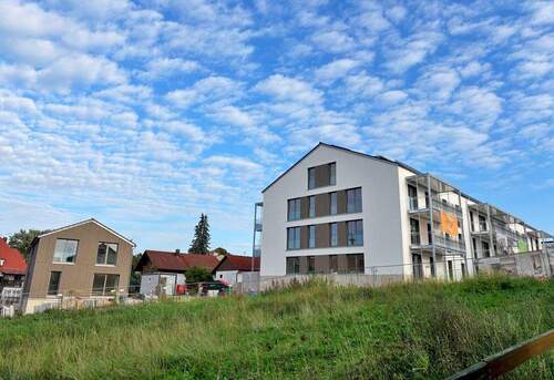 Außenansicht vom Schlittenberg - September August 2025 - 4 Zimmer Etagenwohnung zum Kaufen in Markt Schwaben