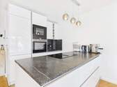 Küche - Moderne 3-Zimmer-Wohnung mit Balkon und zwei Bädern
