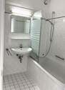 Badzimmer mit Dusche - 