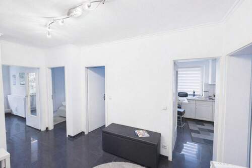 Diele - 3 Zimmer Etagenwohnung zum Kaufen in Berlin