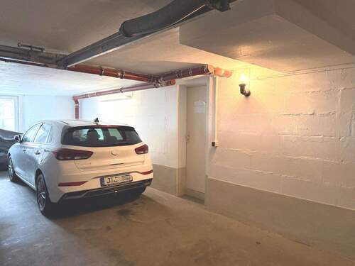 Tiefgaragenstellplatz - 