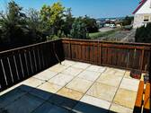 große Terrasse auf der Südwestseite des Hauses - 