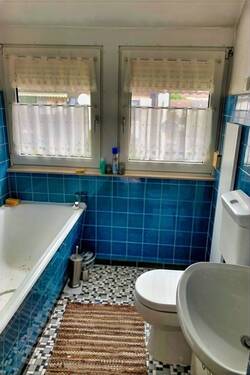 Badezimmer im Dachgeschoss - 