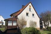 Seitenansicht - Mehrfamilienhaus, Wohnhaus mit 65,00 m&sup2; in Geldersheim zum Kaufen