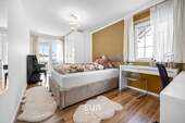 LICHTDURCHFLUTETES KINDERZIMMER - 