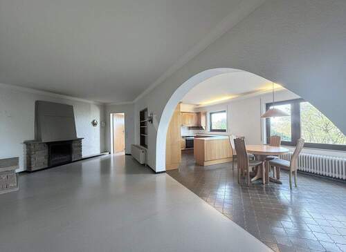 Eingangshalle mit Kamin - 