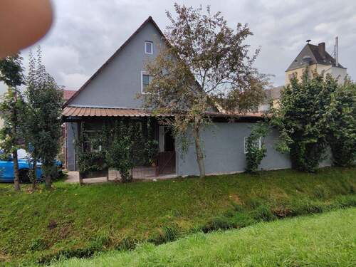 Außenansicht - 7 Zimmer Einfamilienhaus zum Kaufen in Aiglsbach