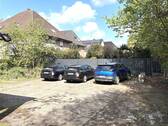 Parkplätze.jpg - Mehrfamilienhaus, Wohnhaus in Gütersloh zum Kaufen