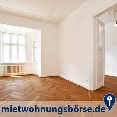 Wohnzimmer - AIGNER - Sanierter 5-Zimmer-Altbautraum - Mitten im Lehel