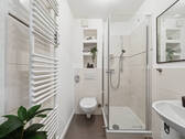 Badezimmer mit Dusche - 