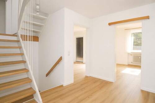 Flur - Reihenmittelhaus mit 160,00 m² in Nürnberg zum Kaufen