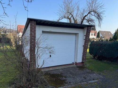 Garage - 6 Zimmer Mehrfamilienhaus, Wohnhaus in Kassel
