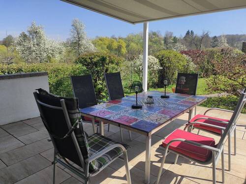 Aussicht von der Terrasse - Großzügig selber wohnen am Stadtrand und klug finanzierbar, da Mieteinnahmen Sie unterstützen können