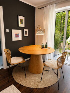 Gemütlicher Essbereich - Stilvolle Design-Wohnung in Barmbek-Süd - 48 m2 vollmöbliert & sofort bezugsbereit!